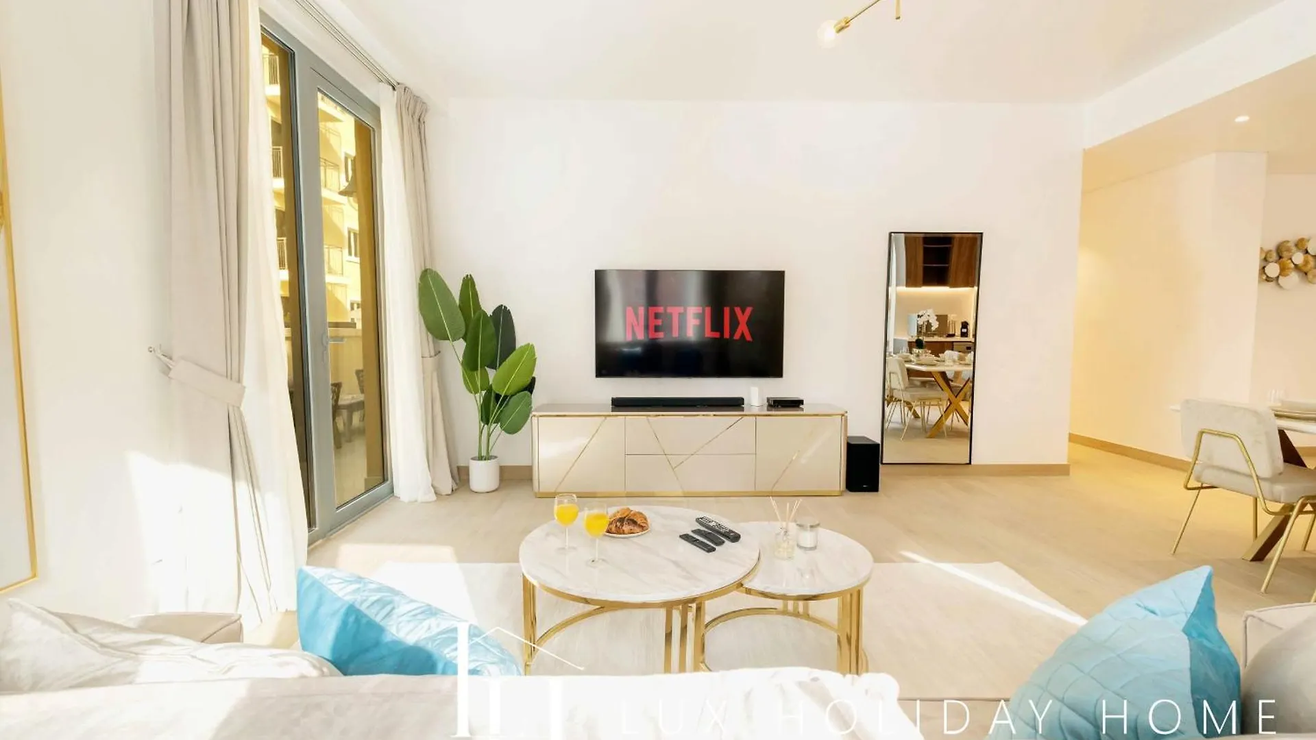 Lux The La Mer By The Sea Suite 4 Dubai United Arab Emirates