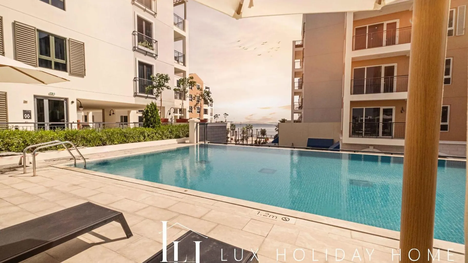 Lux The La Mer By The Sea Suite 4 Dubai